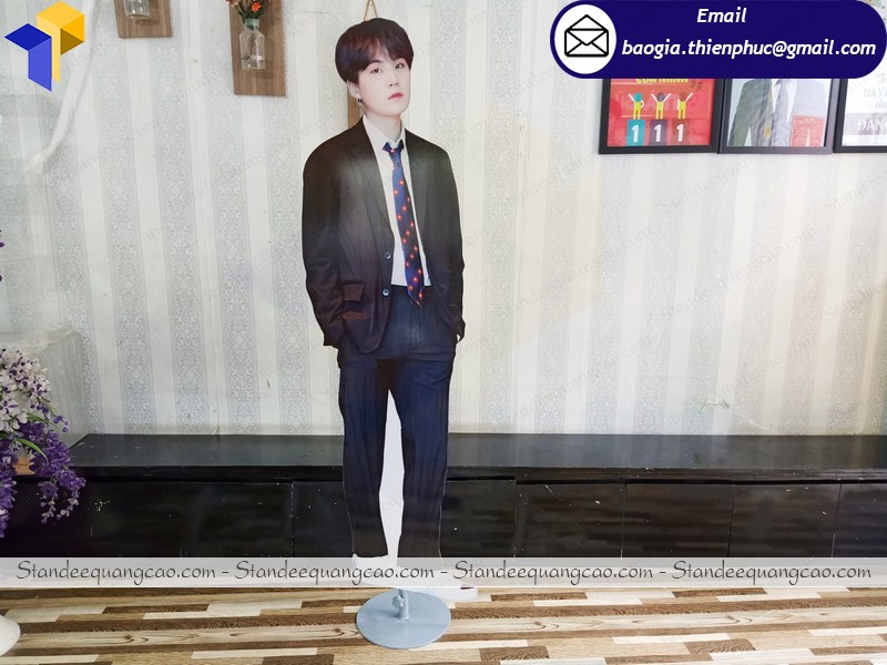 standee mô hình người