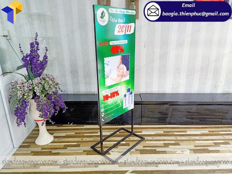 khung sắt standee giá bao nhiêu