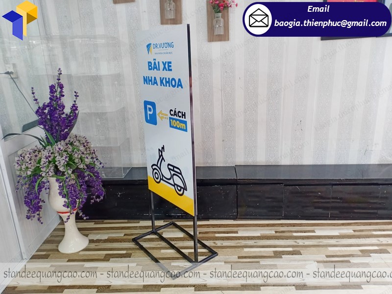 đặt standee hai mặt ở đâu