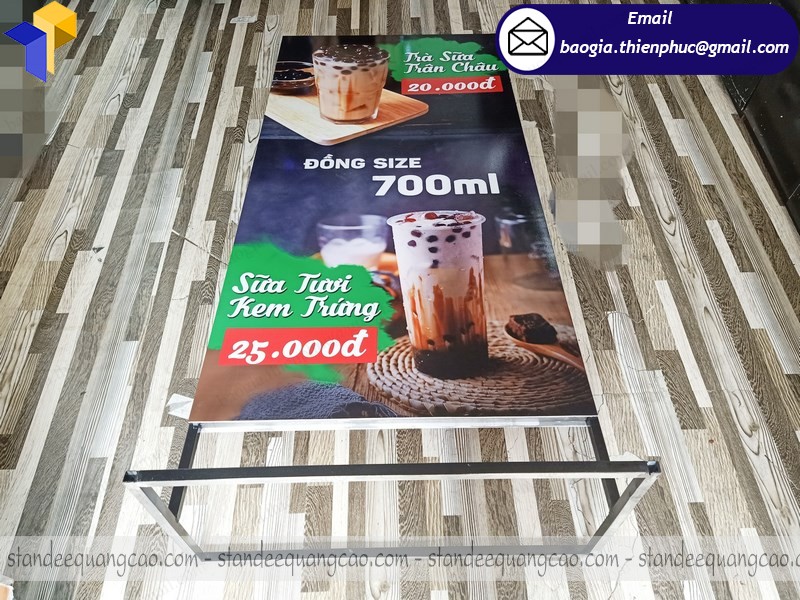 standee chân sắt chịu gió