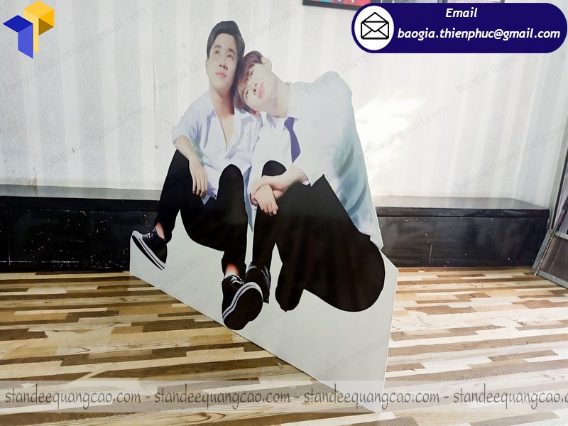 mua standee hình người ở đâu