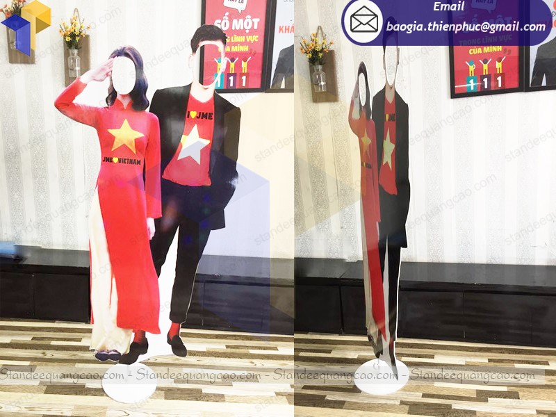 giá standee quảng cáo