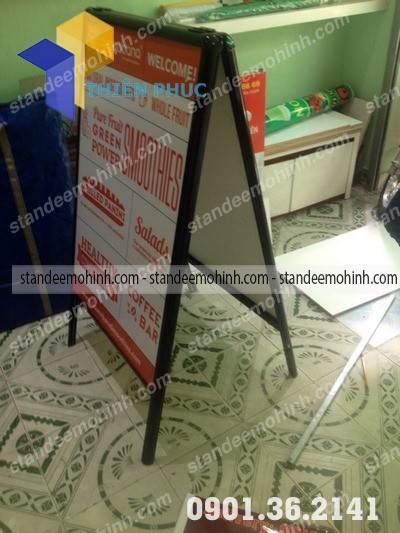 Standee mô hình khung sắt tại Thiên Phúc