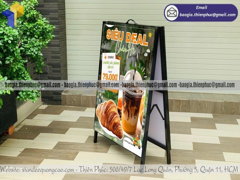 Bảng standee A 2 mặt chân sắt vỉa hè chịu gió giá cạnh tranh hàng mới 100