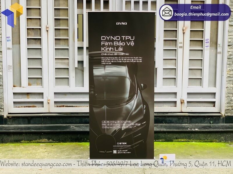 Giá mẫu standee kéo cuốn nhôm quảng cáo di động rẻ