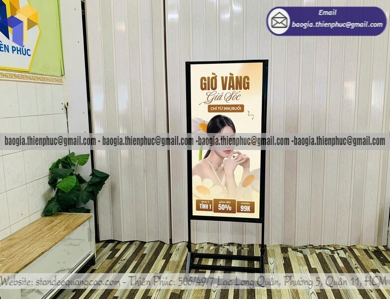 Khung standee sắt đứng in hình 2 mặt di động