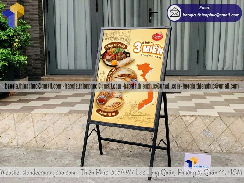 Bảng hiệu đèn led siêu mỏng 1 mặt trên vỉa hè đẹp mua nhiều được giảm giá