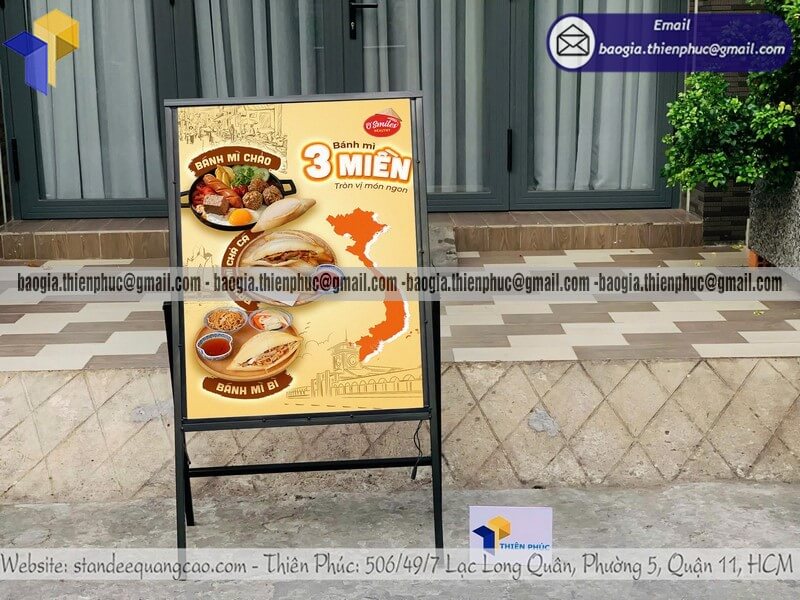 Bảng hiệu đèn led siêu mỏng 1 mặt trên vỉa hè đẹp cho doanh nghiệp nhỏ và hỗ trợ kinh doanh