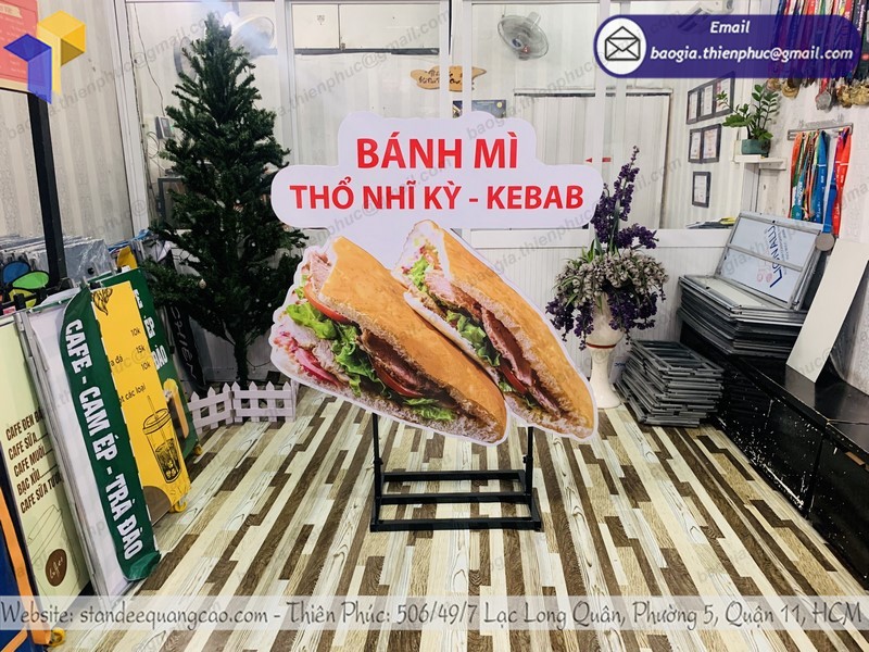 Bảng hiệu mô hình bánh mì lắp ráp đẹp