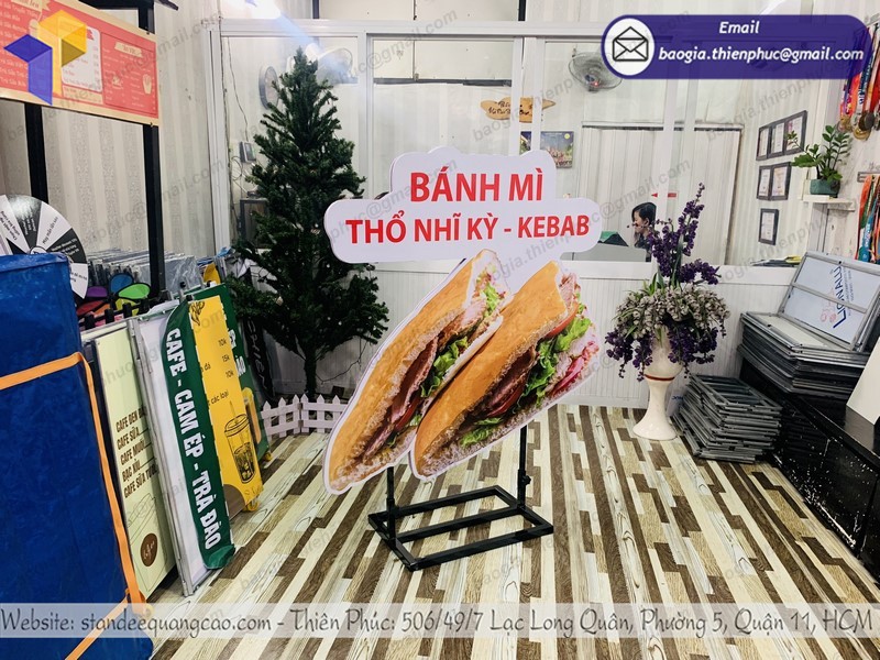 Bảng hiệu mô hình bánh mì lắp ráp rẻ