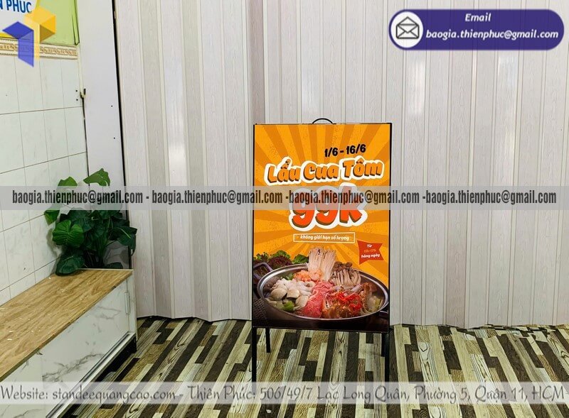Bảng quảng cáo chữ A chân sắt in hình đặt vỉa hè hệ thống cửa hàng mở rộng thị trường