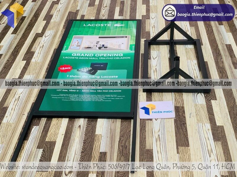 Bảng quảng cáo hai mặt đứng khung sắt để ngoài trời cho dichh vụ sửa chữa salon tóc