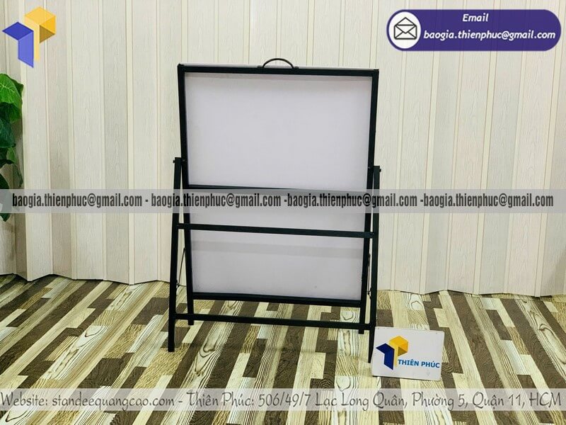 Bảng standee A chân sắt 1 mặt quảng cáo in decal gia công số lượng lớn cho doanh nghiệp ngân hàng làm bảng thông báo