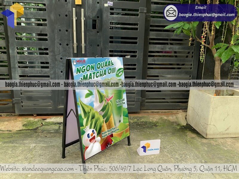 Bảng standee A chân sắt di động in logo theo yêu cầu xưởng gia công cho doanh nghiệp