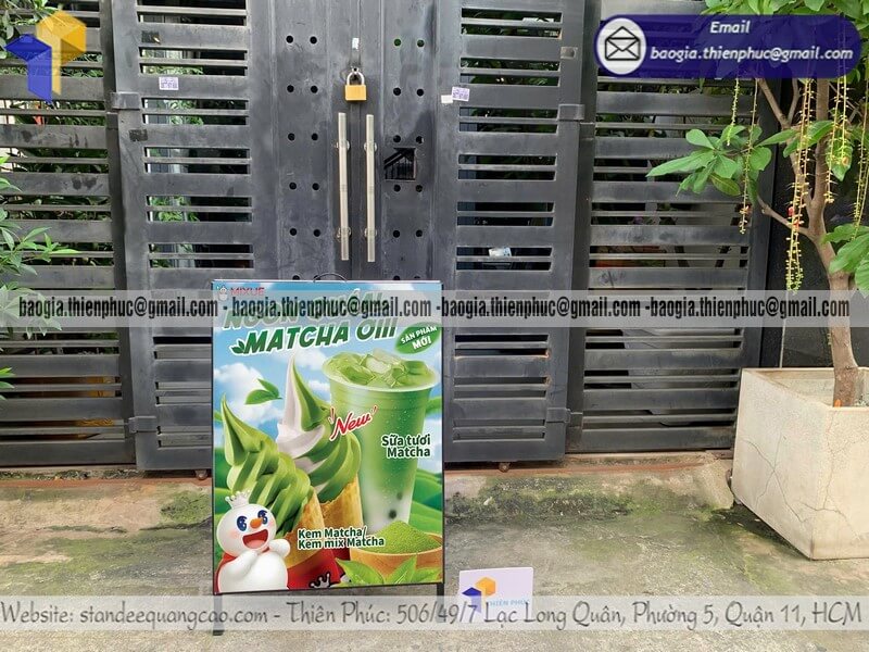 Bảng standee A chân sắt di động in logo theo yêu cầu giá 500k dành cho quán cafe, spa