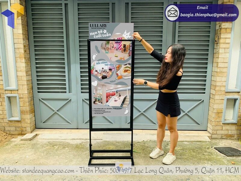 Bảng standee đứng 2 mặt quảng cáo