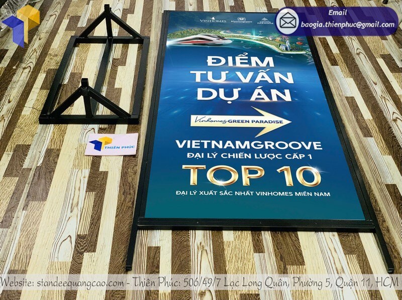 Báo giá bảng standee 2 mặt chịu gió khung sắt rẻ chống gió bền