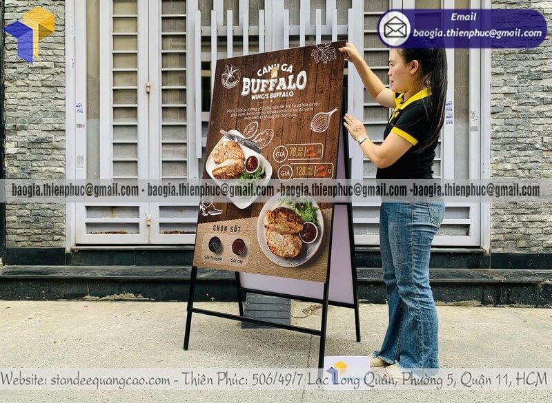 Báo giá bảng standee A chân sắt quảng cáo đặt vỉa hè ứng dụng sự kiện giới thiệu sản phẩm ngoài trời