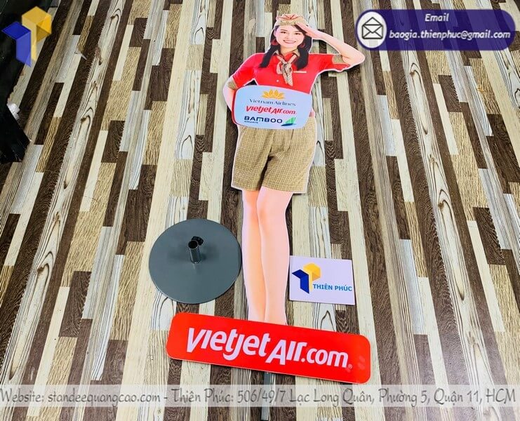 Bảng báo giá in standee hình tiếp viên hàng không mới nhất