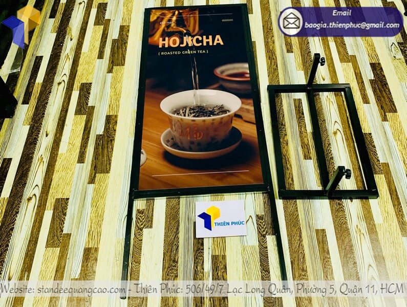 Báo giá in standee khung sắt chống gió mới nhất