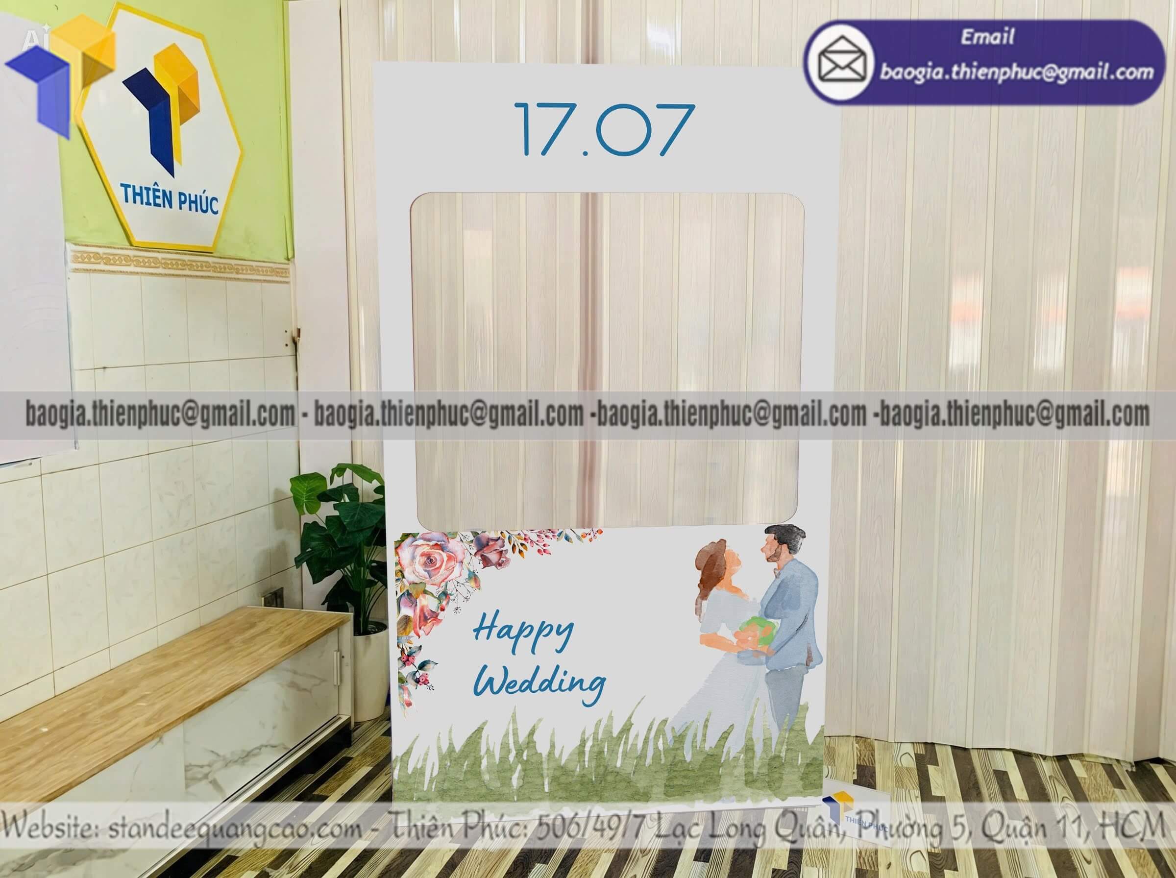 Báo giá khung check in dịp đám cưới bằng fomat rẻ gia công cho cô dâu và chú rễ