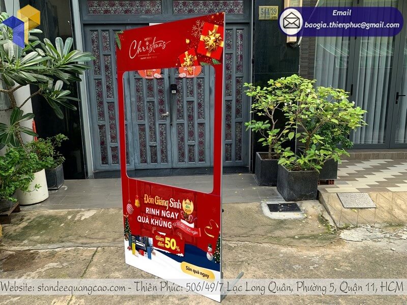 Báo giá khung check in dịp giáng sinh bằng formex rẻ cây thông noel