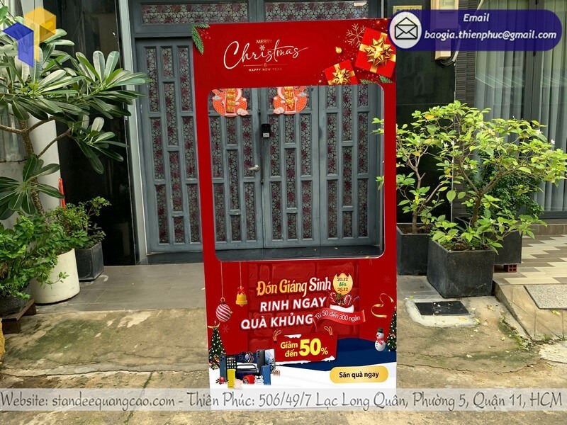 Báo giá khung check in dịp giáng sinh bằng formex rẻ nổi bật tại TTTM