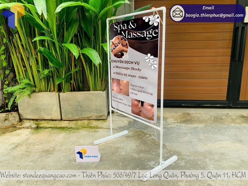 Mẫu thực tế tại xưởng – báo giá khung treo poster 2 mặt đầy đủ