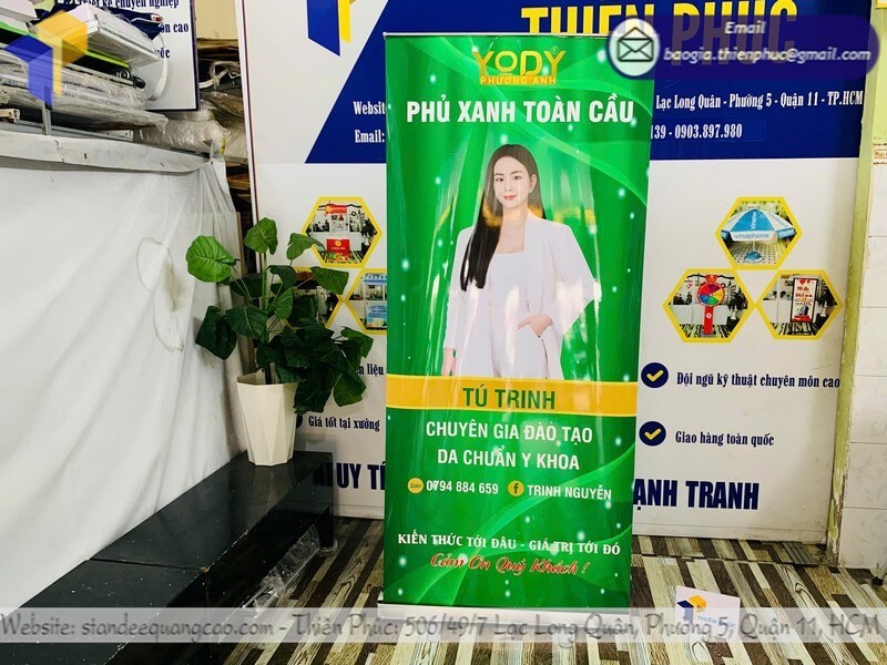 Báo giá Standee banner dựng cuốn nhôm quảng cáo di động rẻ
