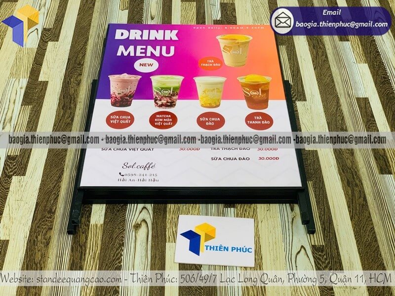 Báo giá standee quảng cáo in 1 mặt đặt trước cửa tiệm xưởng gia công khung standee tận xưởng