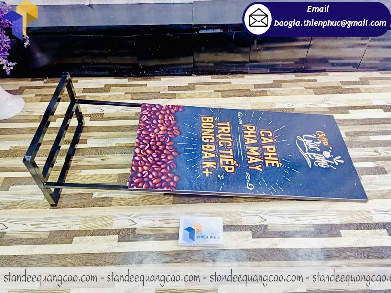 báo giá standee quảng cáo quán cafe