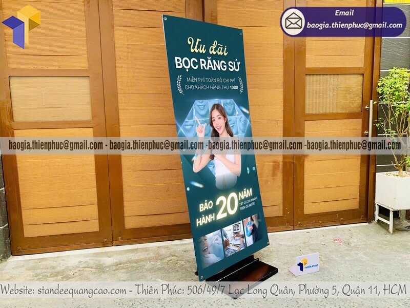 Báo giá standee treo quảng cáo in một mặt lắp ráp cho doanh nghiệp bán lẻ và sự kiện