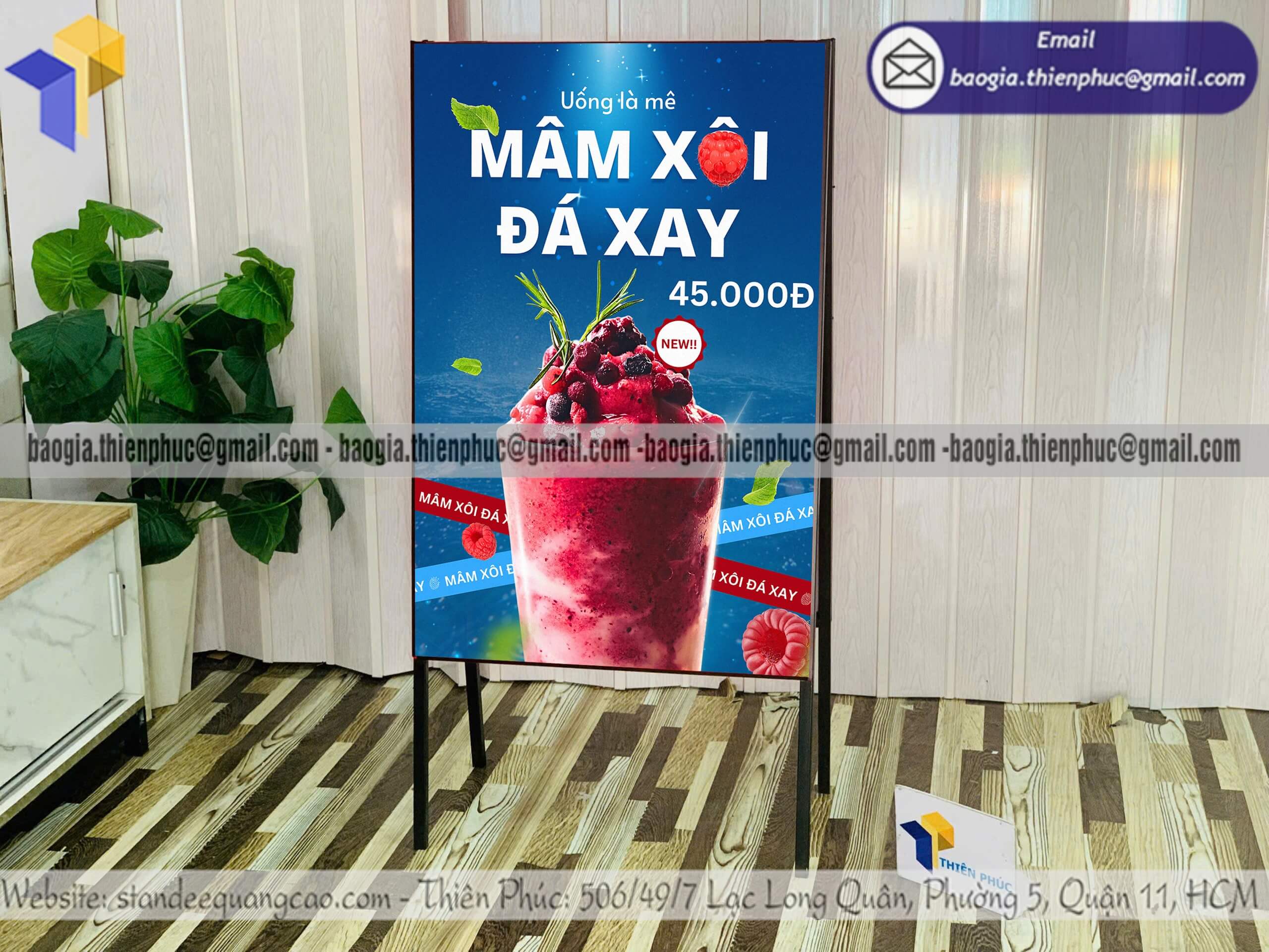 Biển hiệu A 2 mặt gắn poster khung sắt chống đổ
