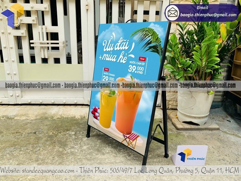 Biển hiệu A đứng hè phố khung sắt in 1 mặt giá hợp lý cho kinh doanh ngoài trời