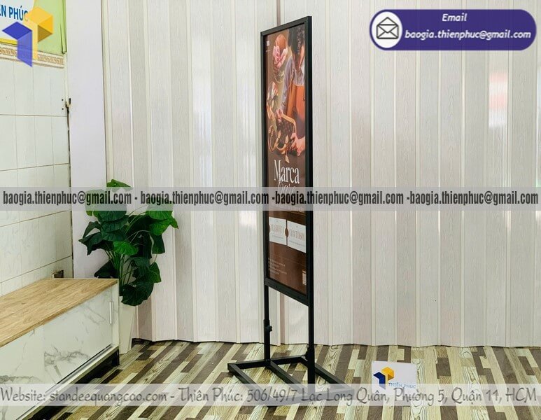 Biển hiệu đứng in hai mặt ngoài trời bằng khung sắt cho cửa hàng quán cafe sử dụng