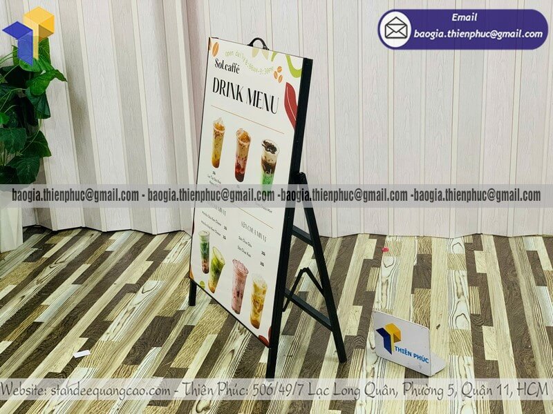 Biển hiệu in 1 mặt chân sắt di động để ngoài trời chuyên sản xuất dạng đặc biệt