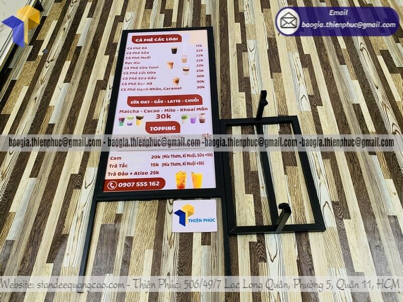 Biển hiệu quảng cáo đứng bằng khung sắt 2 mặt vỉa hè mục đích quảng cái hiệu quả giá thấp