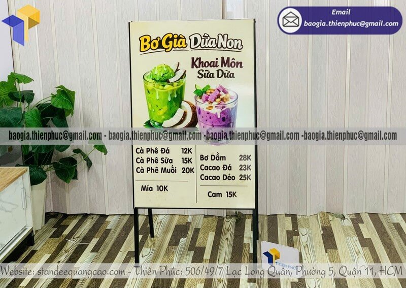 Biển quảng cáo đứng chữ A chân sắt vỉa hè bán hàng