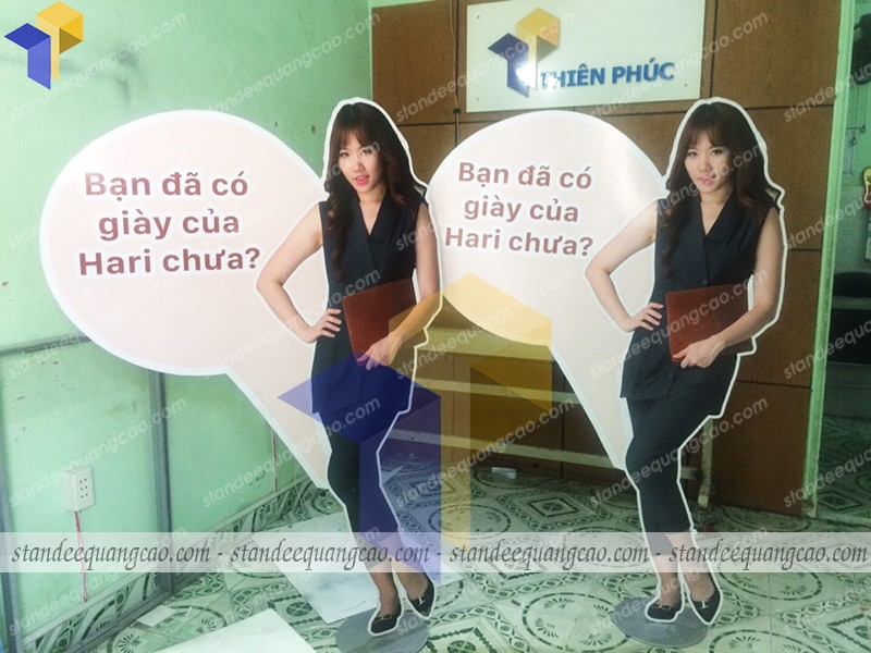 standee mô hình người quảng cáo sản phẩm