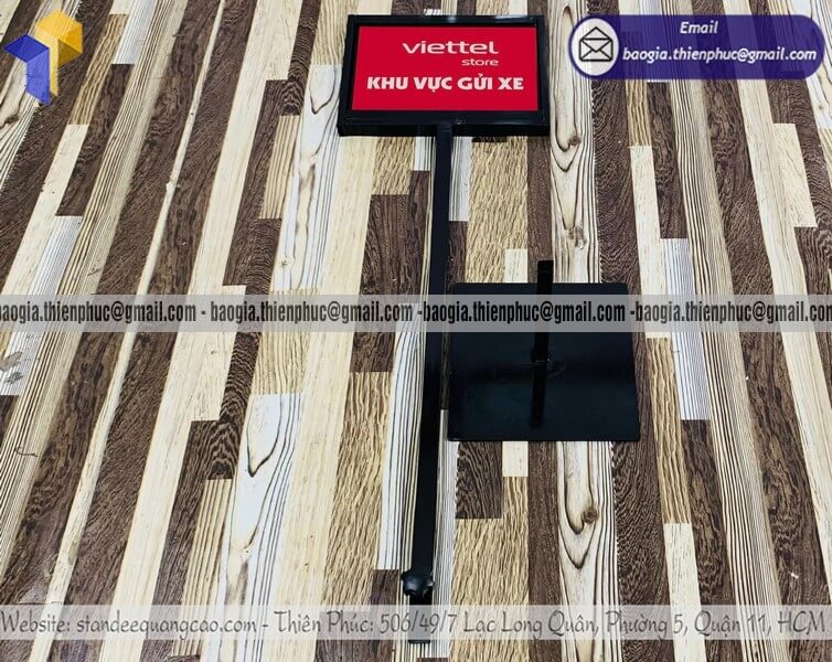 Đặt bảng thông tin chỉ dẫn lối đi 2 mặt khung sắt chất lượng cao cho doanh nghiệp công trình