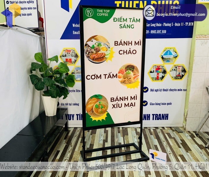 Đặt in standee khung sắt để sự kiện lấy liền ngay
