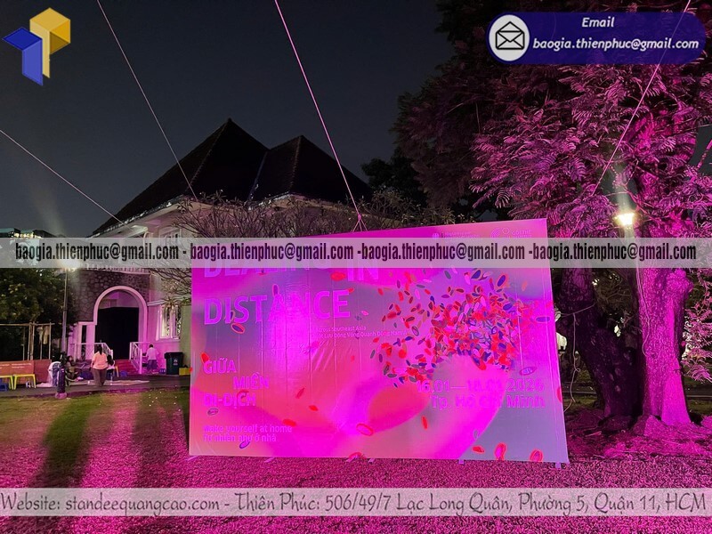 Đặt làm backdrop cỡ lớn ngoài trời cho sự kiện giá rẻ cho công ty truyền thông event