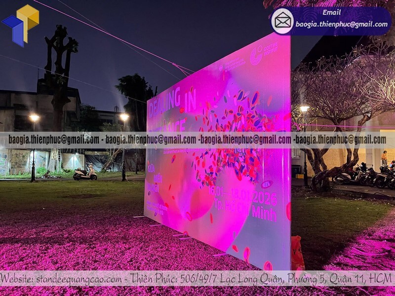 Đặt làm backdrop cỡ lớn ngoài trời cho sự kiện giá rẻ cho đơn vị truyền thông quảng bá