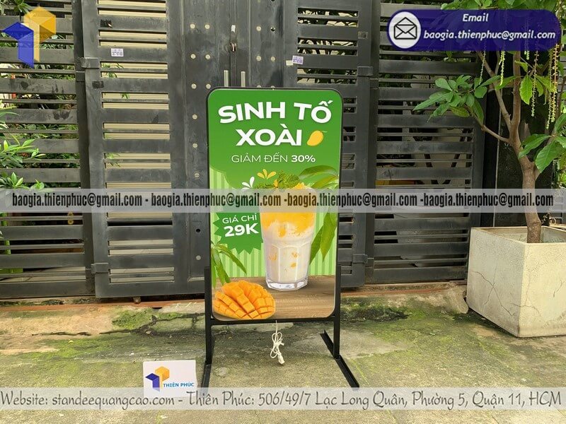 Đặt làm bảng hiệu hộp đèn lớn đứng hai mặt ngoài trời quảng cáo 24/7 hiệu quả