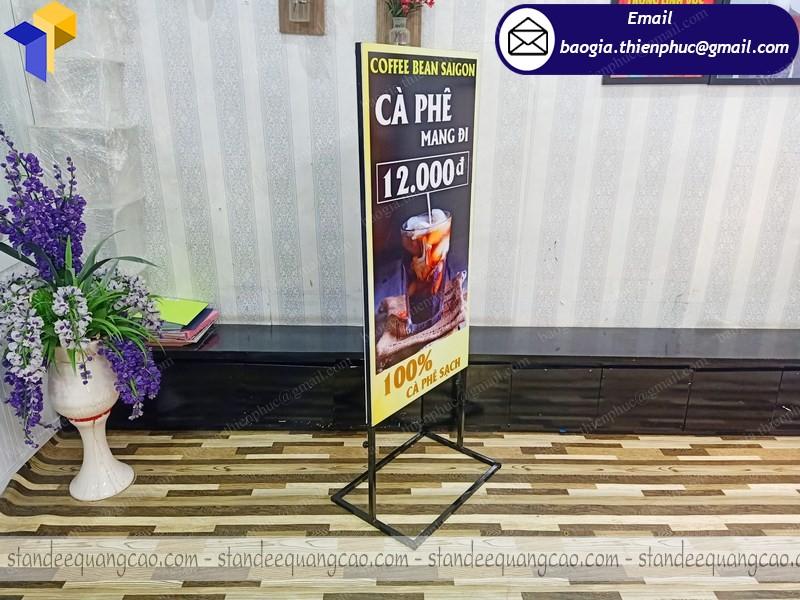 thiết kế standee 2 mặt quảng cáo quán giá rẻ