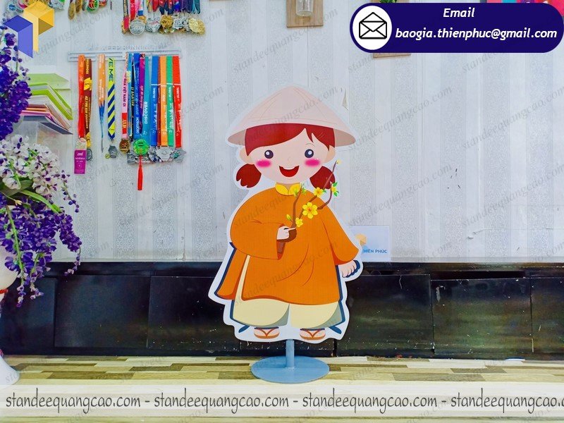 đặt làm standee mô hình hoạt hình