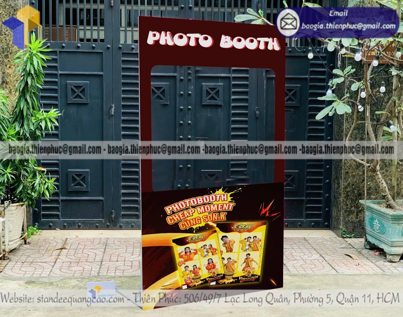 Đặt mẫu backdrop nhỏ lắp ráp chụp ảnh tại event đẹp minimal hiện đại sống ảo