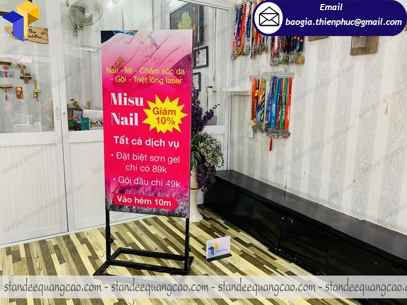 đặt mua standee quảng cáo sự kiện