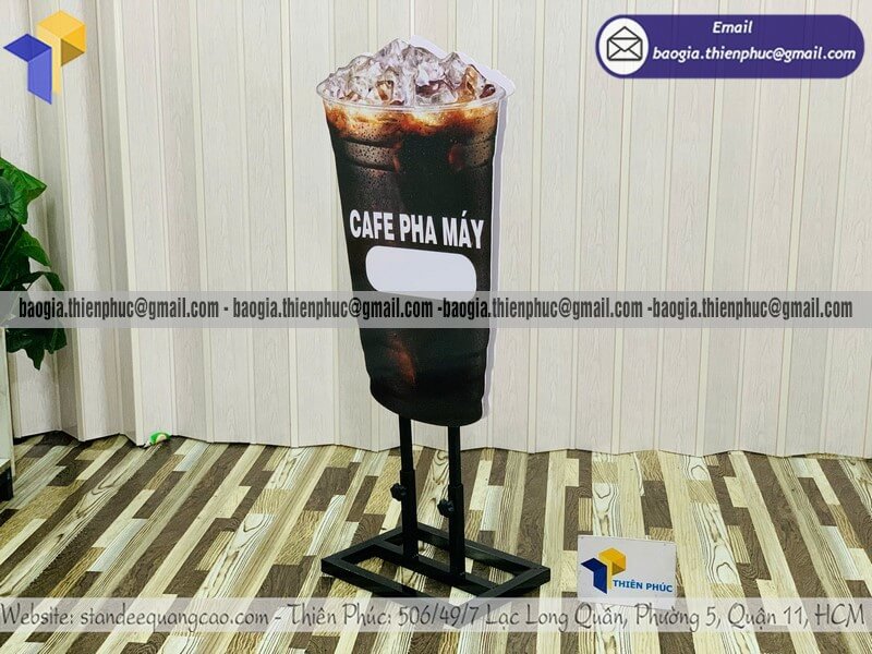 Đặt standee mô hình ly cafe đá in hai mặt ngoài trời standee quảng cáo bán lẻ bán sỉ