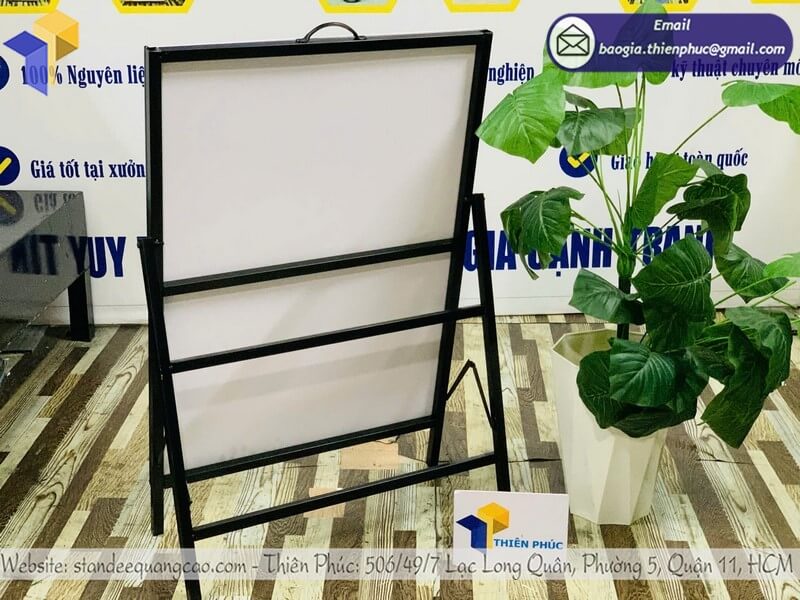 Địa chỉ in bảng standee 1 mặt ngoài trời uy tín vận chuyển an toàn